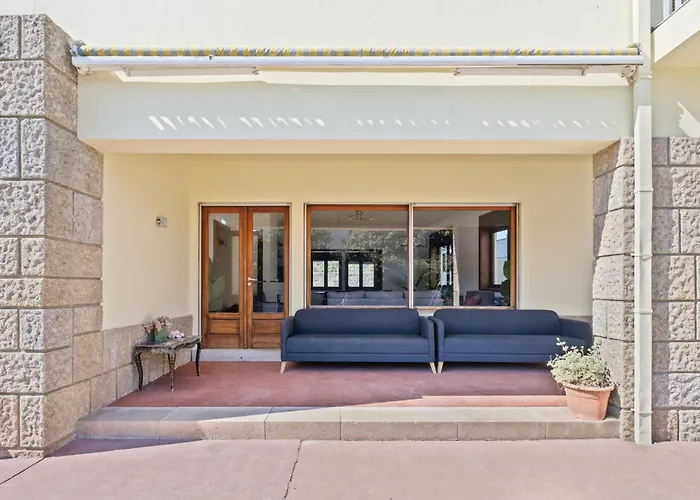 Villa 7Br & 7Ba With Pool & Backyard In A Prime Location!